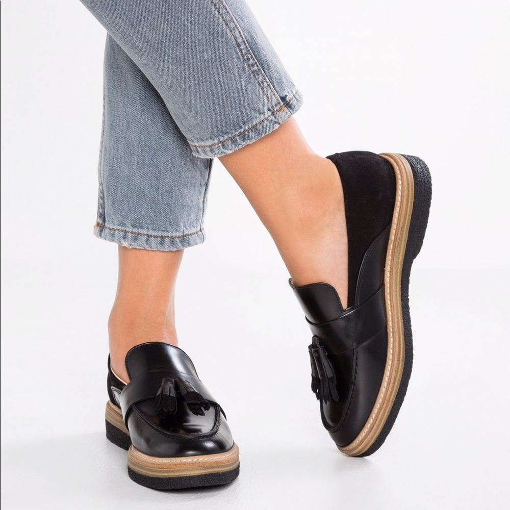 NIB Clarks Zante Spring Loafers